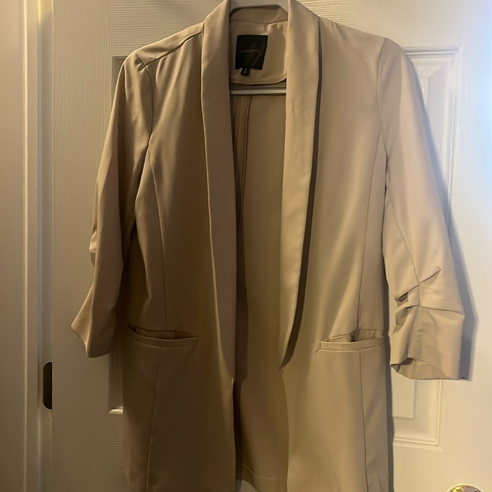 DYNAMITE SIZE M OPEN BLAZER LIGHT FABRIC